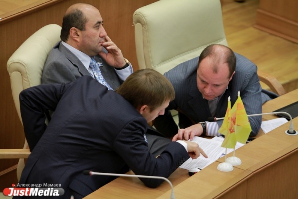 Улица Степана Разина рискует остаться к зиме без асфальта. За дело взялся депутат-эсер с подмоченной репутацией