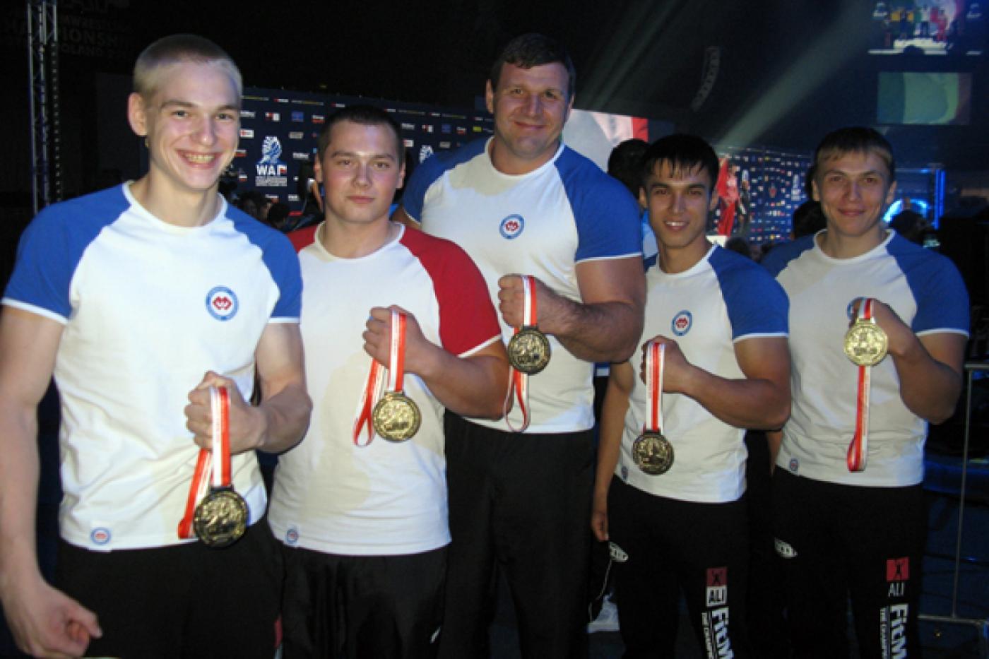 Свердловские спортсмены завоевали девять наград на чемпионате мира по армрестлингу - Фото 1