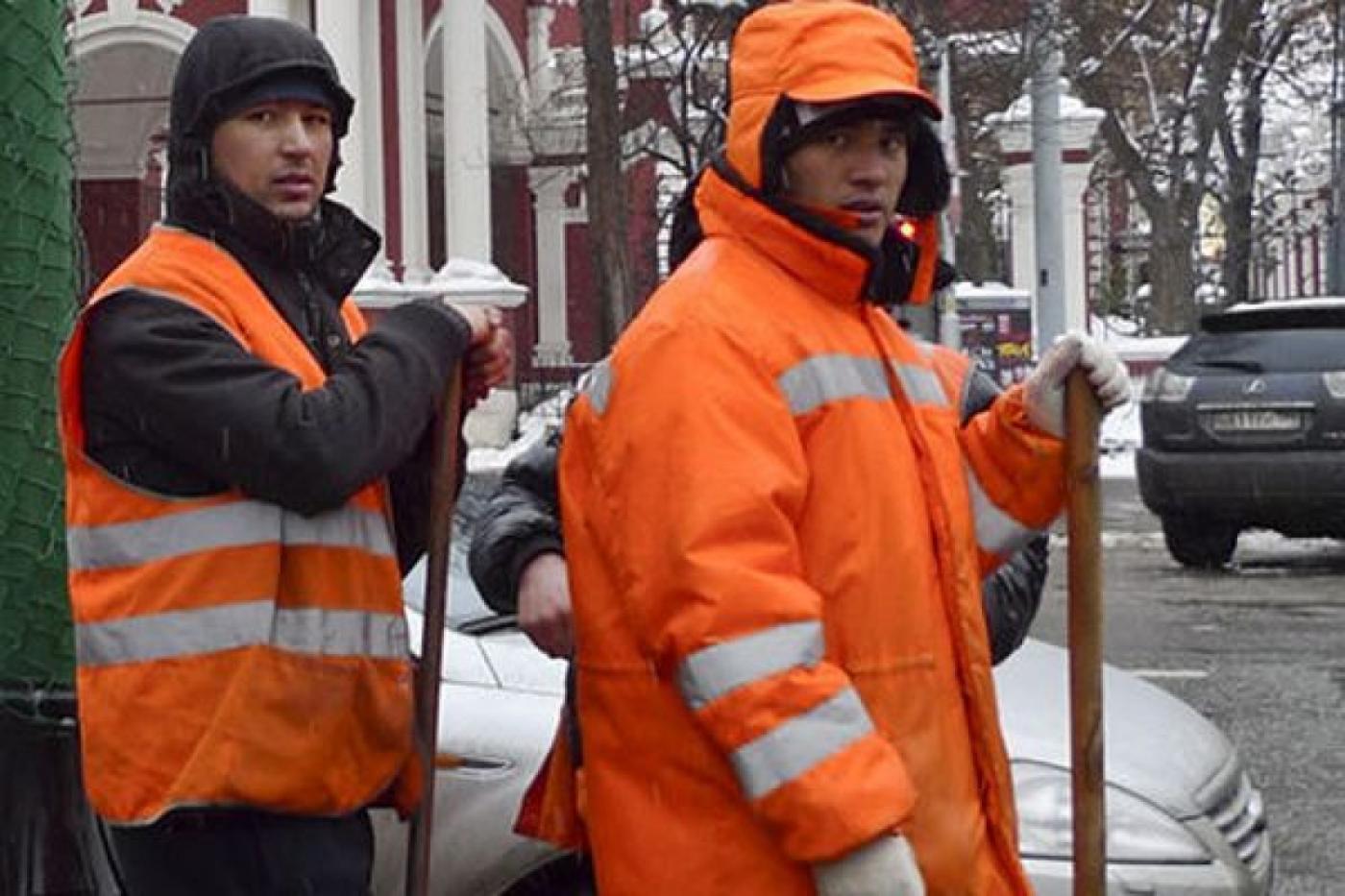 В Москве перестанут принимать гастарбайтеров в дворники и сантехники - Фото 1