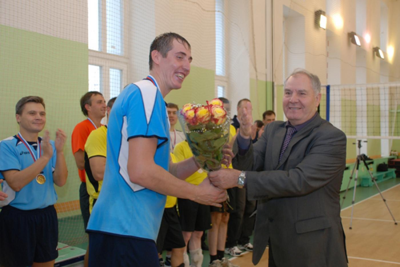 Сотрудники полиции сразились на традиционном волейбольном турнире - Фото 1