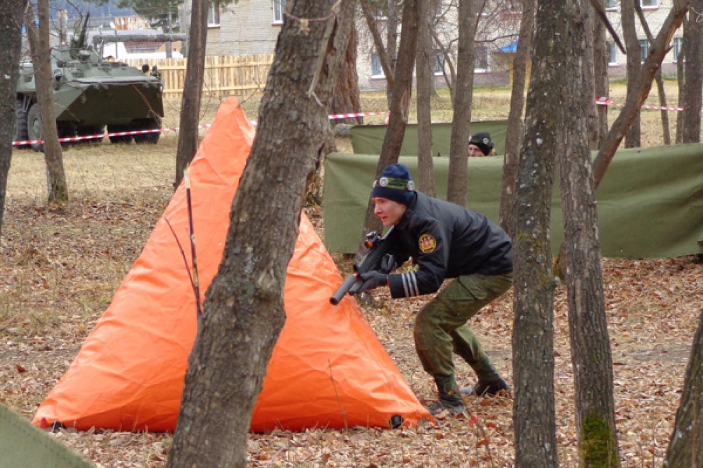 Бойцы «Альфы» устроили школьникам и кадетам настоящее сражение - Фото 1