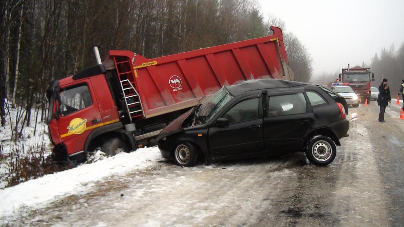 В ДТП под Нижними Сергами погиб водитель легковушки - Фото 1