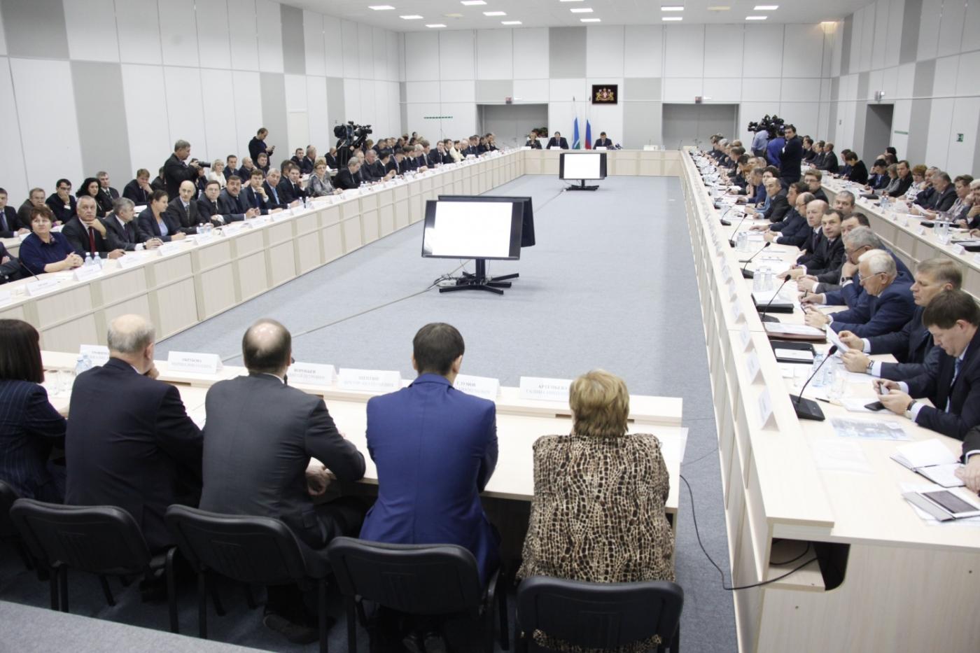 Евгений Куйвашев велел муниципалитетам работать над повышением финансовой самостоятельности - Фото 1