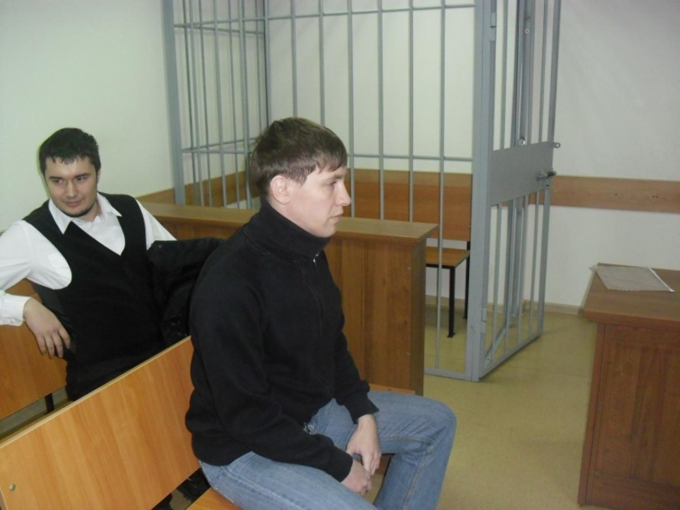 Распространитель провокационных листовок в Первоуральске должен отработать 440 часов на государство - Фото 1