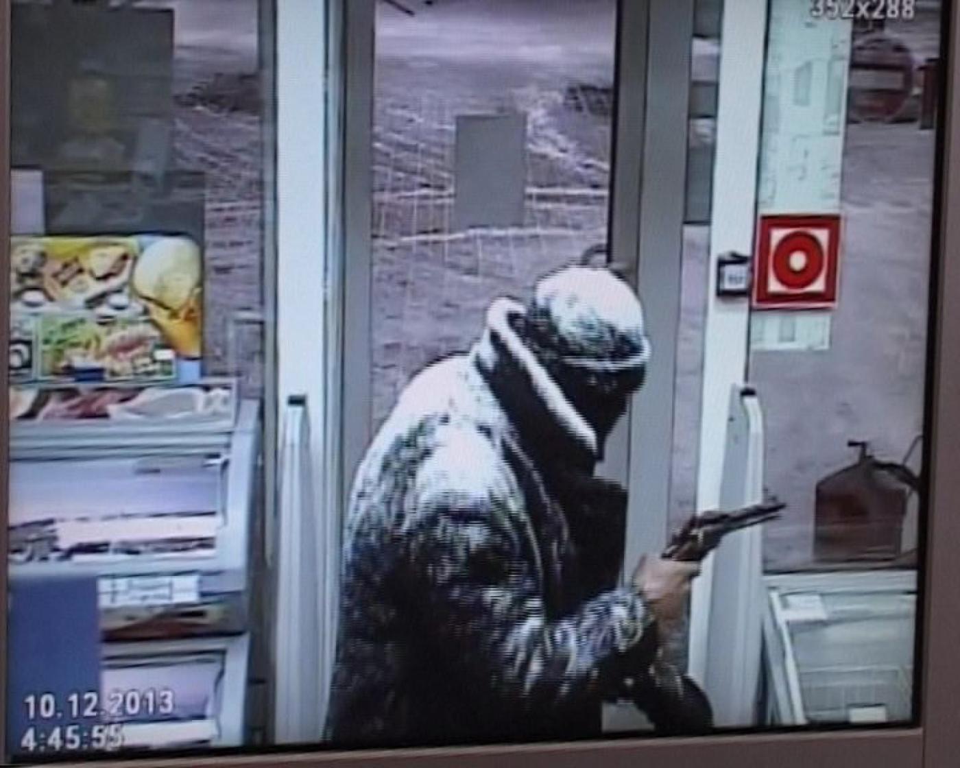 У подозреваемого в разбойном нападении на АЗС в Екатеринбурге полиция нашла дома боевой арсенал - Фото 1