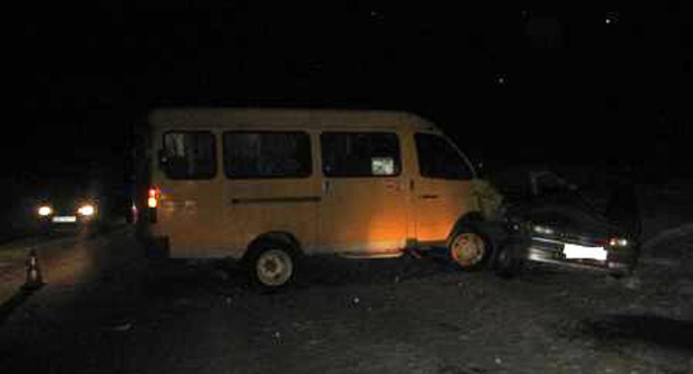 В Нижней Салде в лобовом столкновении с «Газелью» погиб водитель легковушки - Фото 1