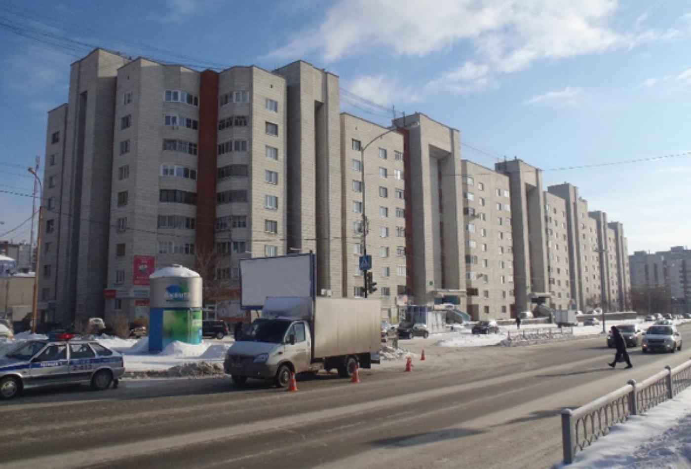 В Екатеринбурге водитель «Газели» сбил пенсионерку. Женщина шла по проезжей части - Фото 1