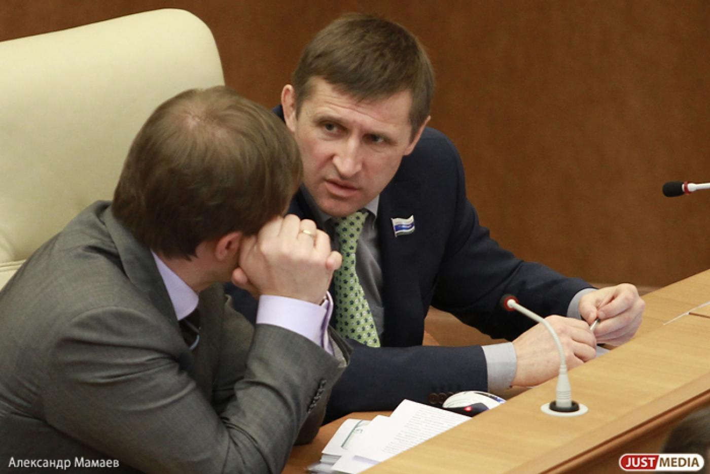 Уставный суд рассмотрел иск Артюха. Лидер «Партии пенсионеров» заявил, что выступает в защиту Ройзмана - Фото 1