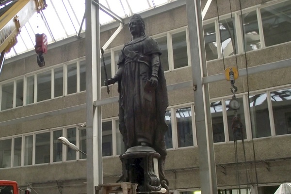 Путешествие из Екатеринбурга в Ирбит: спустя 130 лет памятник Екатерине II вернется на малую родину - Фото 1