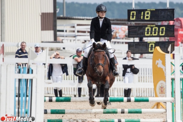 На Урал прибывают первые участники Кубка губернатора по конкуру - Фото 1