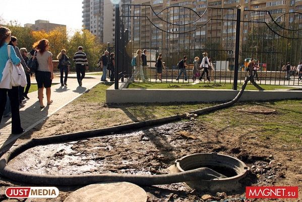 Жители Екатеринбурга стали больше засорять канализацию - Фото 1