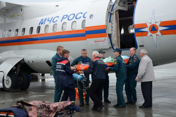 Самолет МЧС России доставил тяжелобольного екатеринбуржца из Индонезии на родину - Фото 1