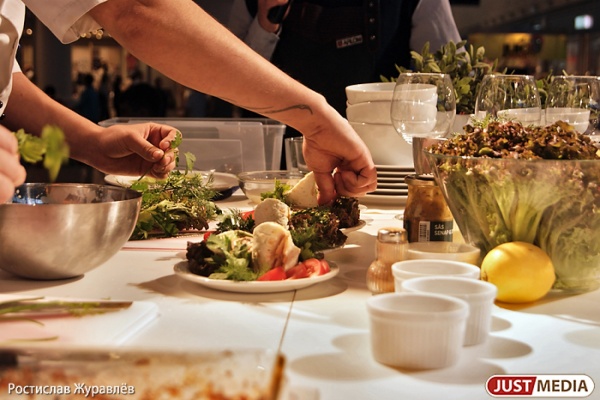 В тренде — фаст-фуд. В Свердловской области с каждым годом открывается все меньше элитных ресторанов - Фото 1