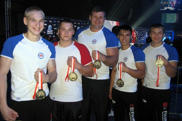 Свердловские спортсмены завоевали девять наград на чемпионате мира по армрестлингу - Фото 1