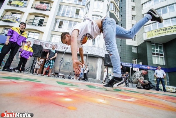 «Пенсионеры. Шаг вперед. ру». В Екатеринбурге пожилых людей научат танцевать хип-хоп - Фото 1