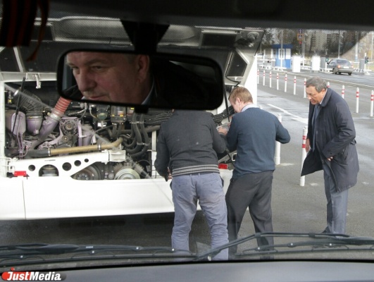 Визит Басаргина в Екатеринбург начался с ДТП - Фото 1