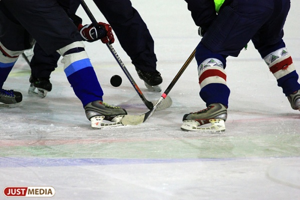 Команда сотрудников МЧС по Свердловской области победила в хоккейном турнире  - Фото 1