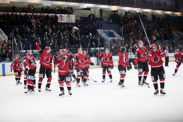 Быть в игре: ХК «Автомобилист» встречается с болельщиками - Фото 1