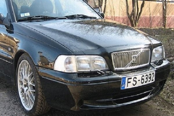 В России ужесточают наказание за продажу машин с иностранными номерами - Фото 1