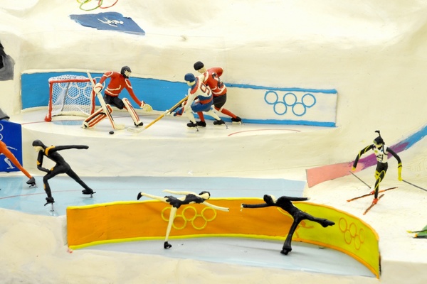 Пластилиновая Олимпиада. Народный умелец из Двуреченска сделал необычную диораму - Фото 1