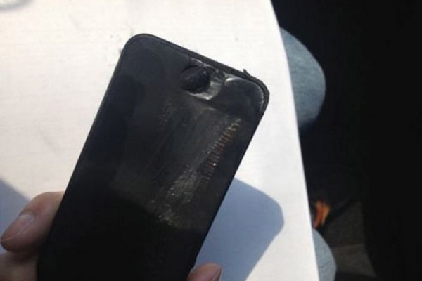 У американской школьницы во время урока взорвался iPhone 5c - Фото 1