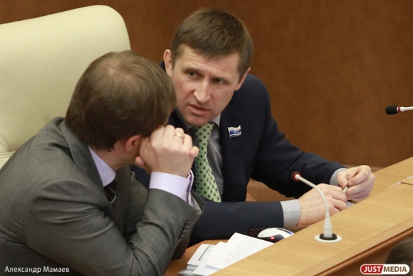 Уставный суд рассмотрел иск Артюха. Лидер «Партии пенсионеров» заявил, что выступает в защиту Ройзмана - Фото 1