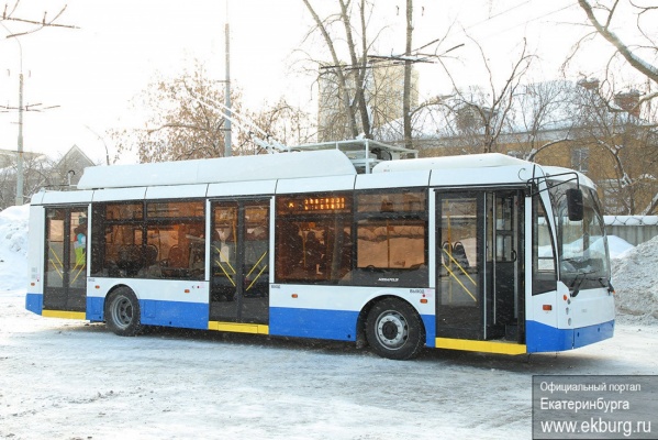 Екатеринбург становится доступнее для инвалидов. Мэрия взяла на тест-драйв низкопольный троллейбус - Фото 1