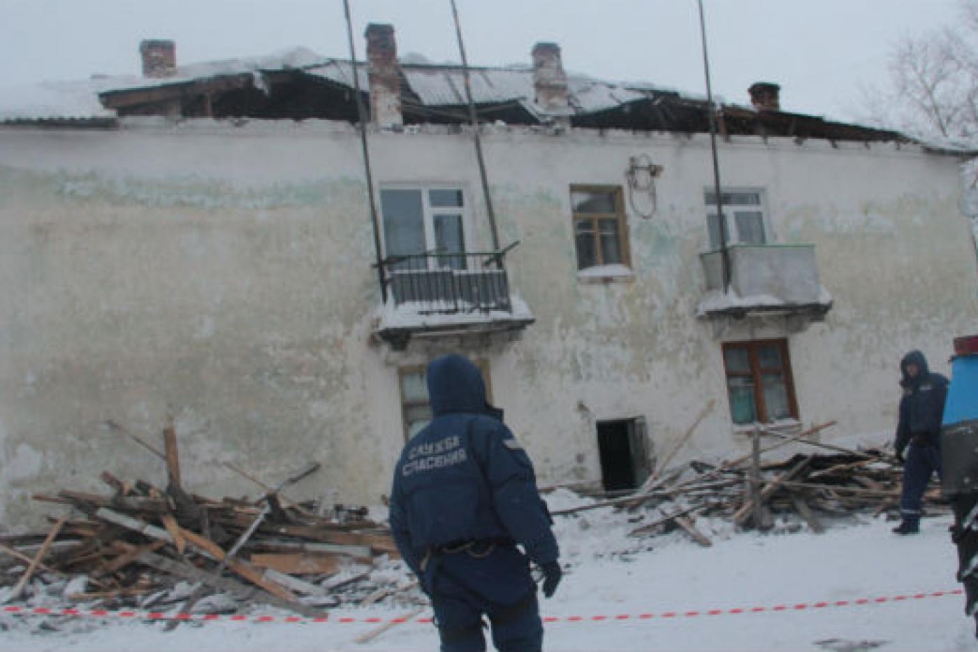 Куйвашева преследует коммунальная карма. В Первоуральске снова обрушилась крыша аварийного дома - Фото 1