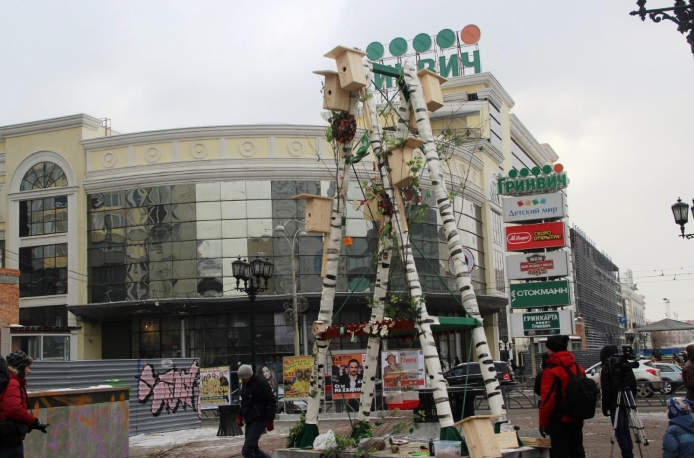 Орнитологи и горожане построили в центре Екатеринбурга многоквартирный дом для птиц - Фото 1