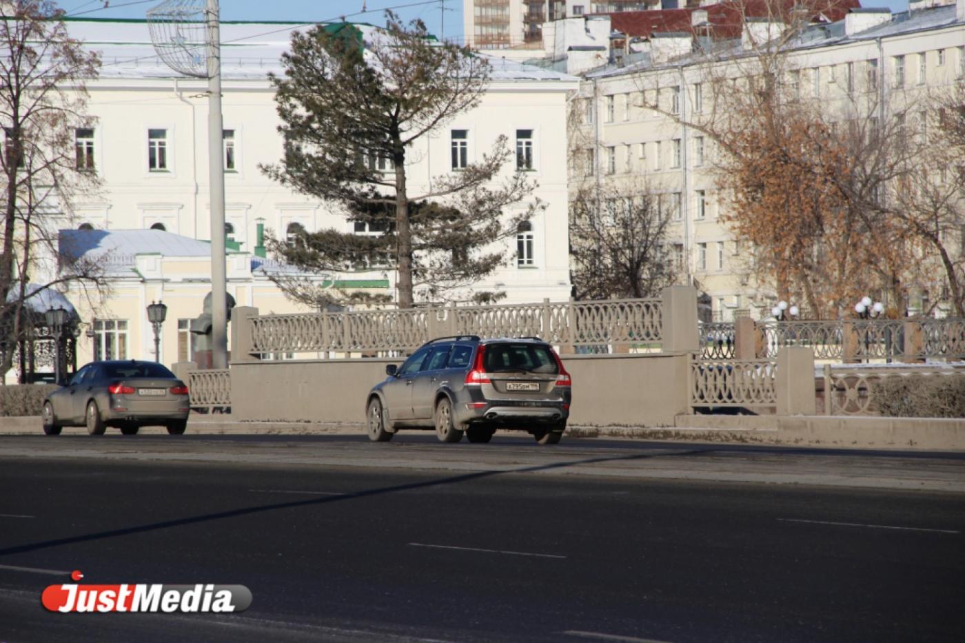 Городские власти убрали с Плотинки олимпийские часы - Фото 1