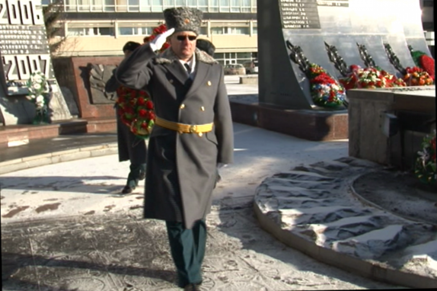 Дань памяти погибшим и награды отличившимся. В столице Урала празднуют День внутренних войск МВД России - Фото 1