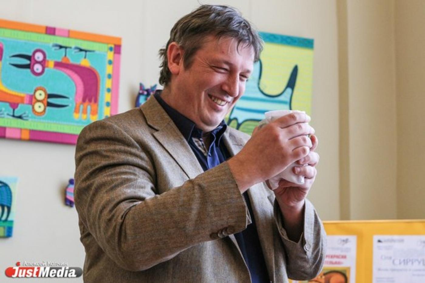 Свердловчане подарили Борису Березовскому мед и варенье - Фото 1