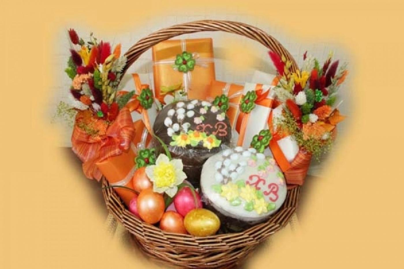 Куличи с изюмом и сдобные агнцы. В Ново-Тихвинском монастыре готовят традиционное угощение к Пасхе - Фото 1