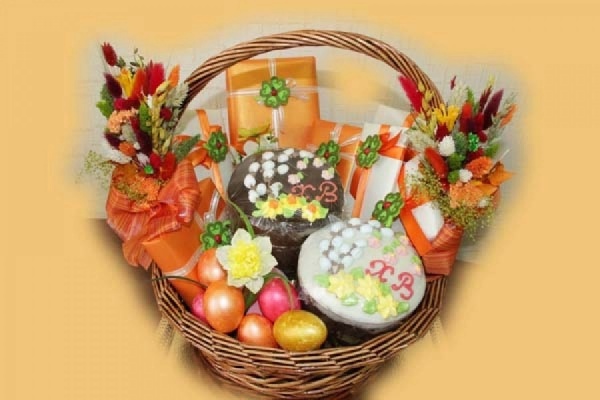 Куличи с изюмом и сдобные агнцы. В Ново-Тихвинском монастыре готовят традиционное угощение к Пасхе - Фото 1