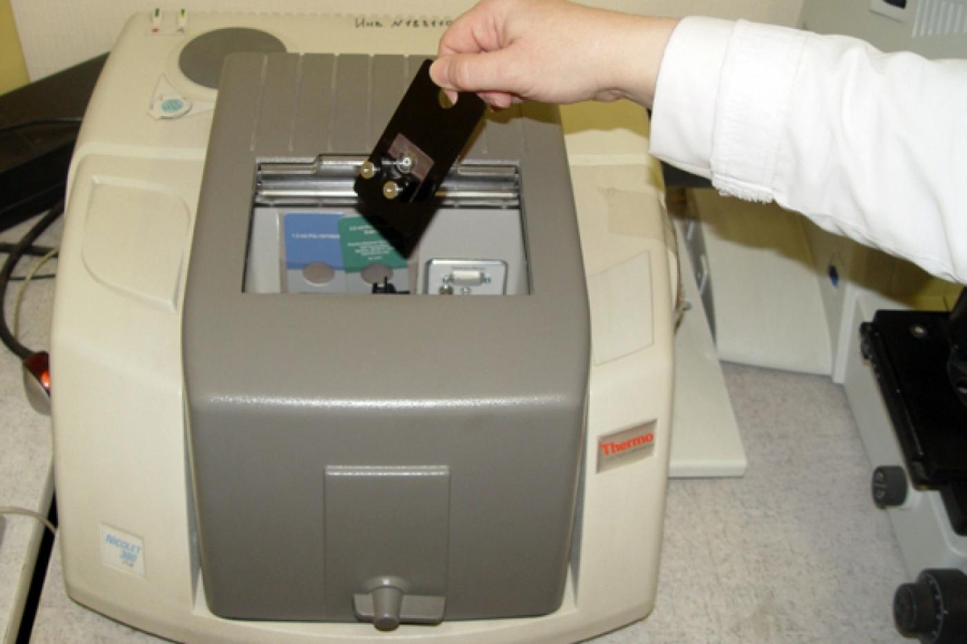 Полицейские эксперты изучают новый способ определения состава «синтетики» и пищевых биодобавок - Фото 1