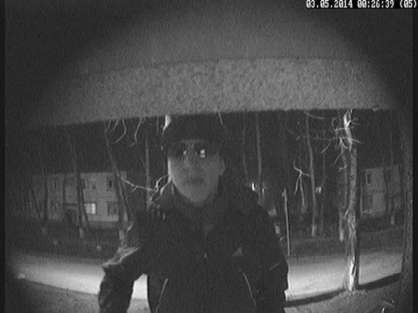 Полиция просит граждан оказать помощь в розыске подозреваемого в мошенничестве - Фото 1