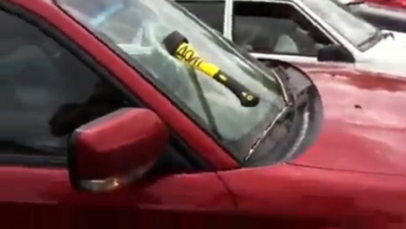 Полицейские не нашли в районе УПИ внедорожник с топором в лобовом стекле - Фото 1