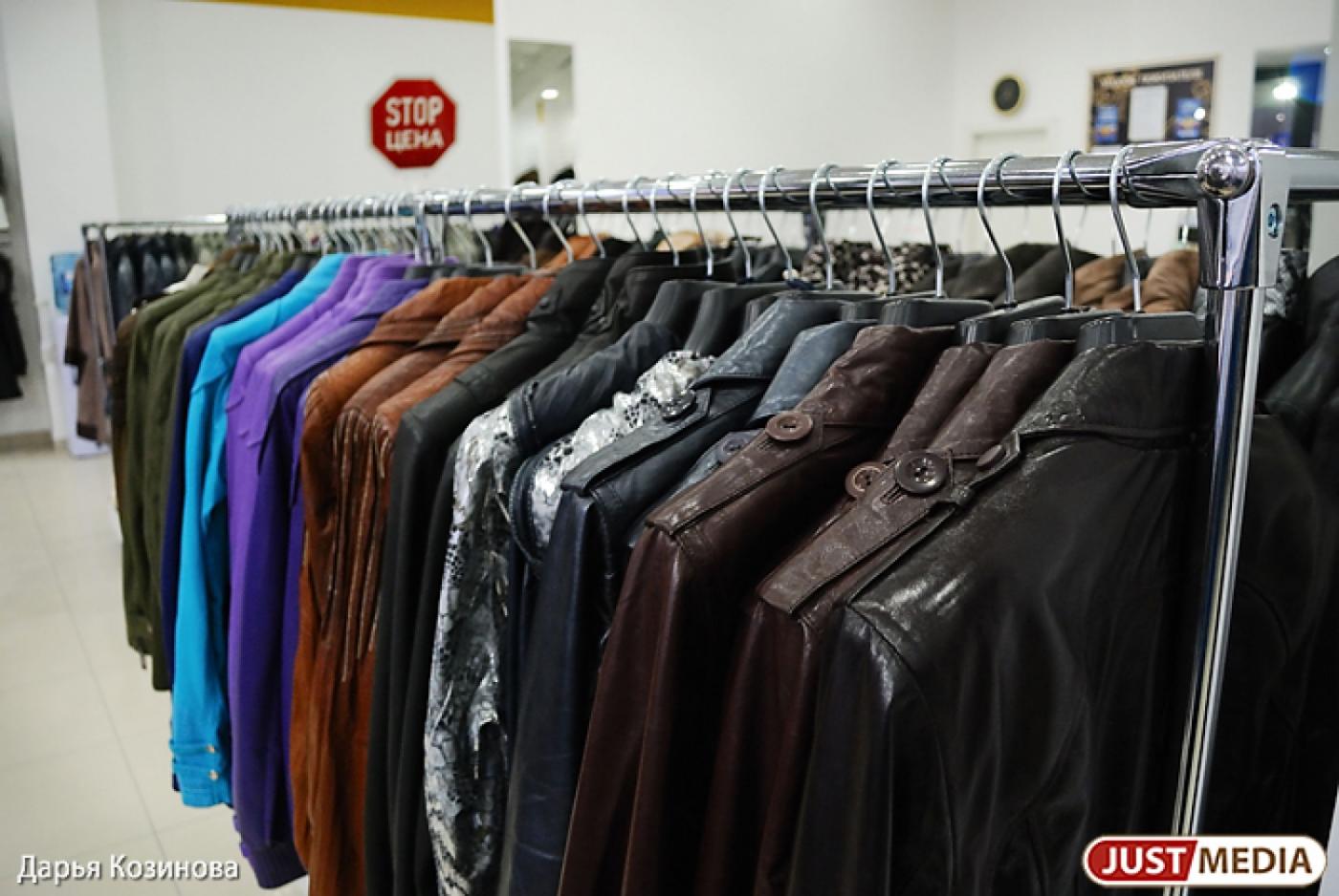 В Красноуфимске продавали контрафактный Adidas и NIKE - Фото 1