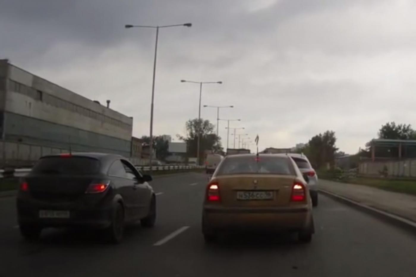 За стрельбу в Демина водителю Опеля грозит штраф до 50 тысяч рублей - Фото 1