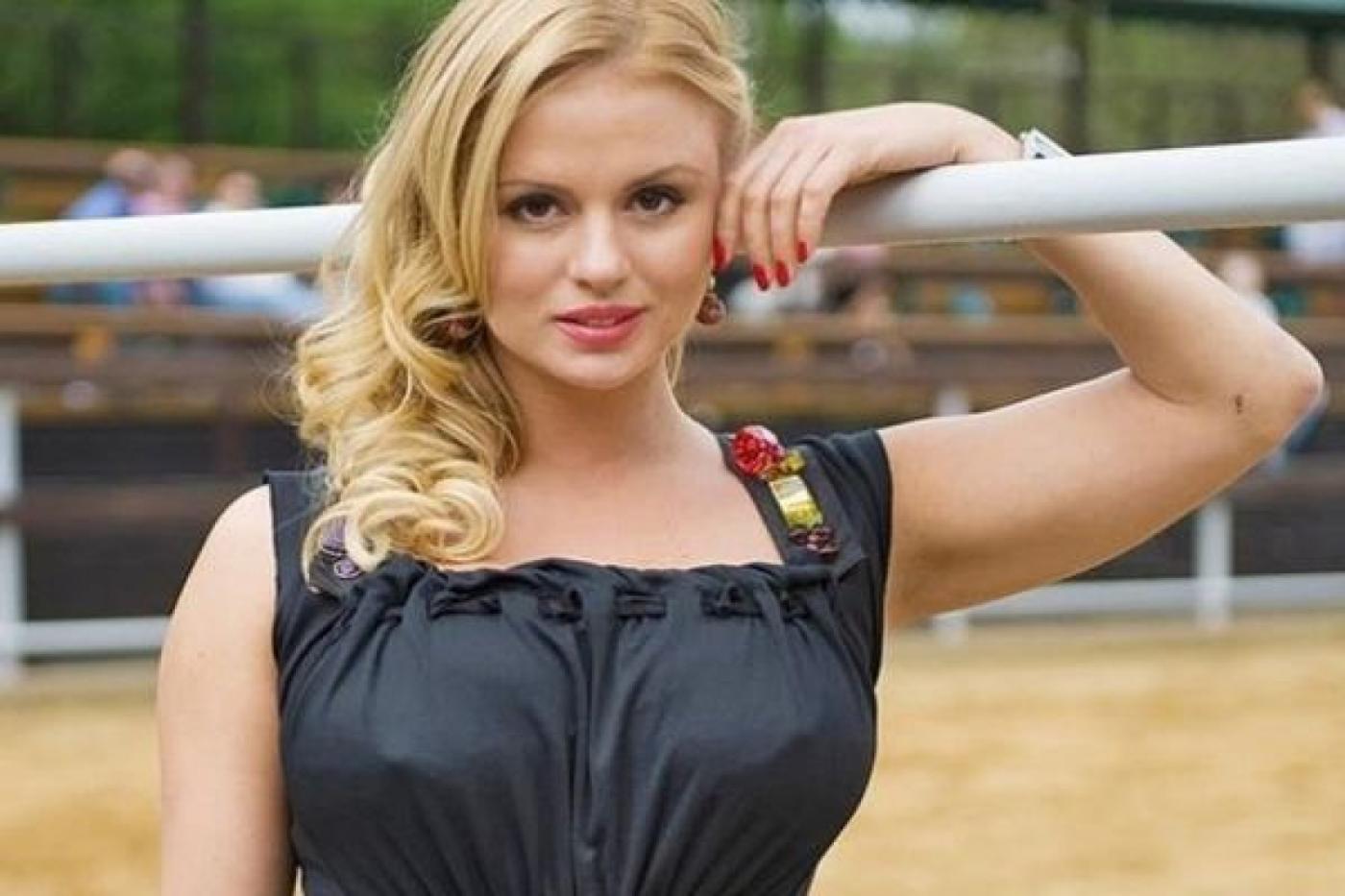 Анна Семенович стала самой сексуальной женщиной года по версии журнала FHM - Фото 1