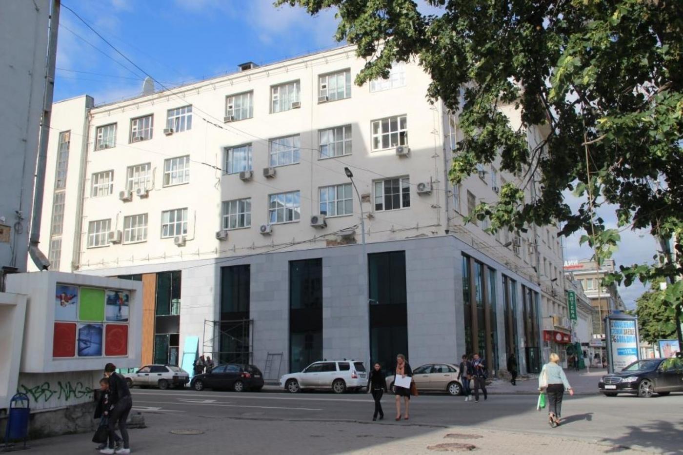 Прощай «Гастроном». Старый магазин в центре города превратили в офисный центр - Фото 1