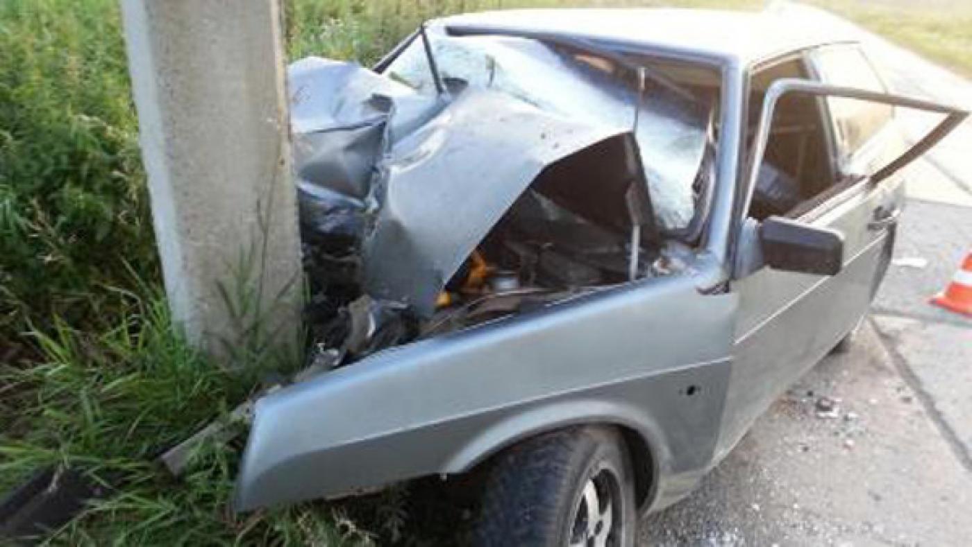 За утро на свердловских трасах в ДТП погибли два водителя. Один врезался в столб, второй — выехал на встречку - Фото 1