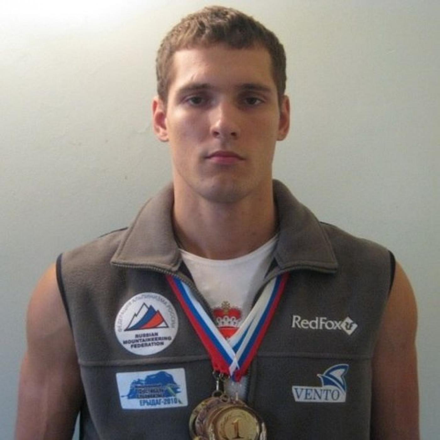 В Лесном самбист спас выпавшую с балкона четвертого этажа девочку - Фото 1