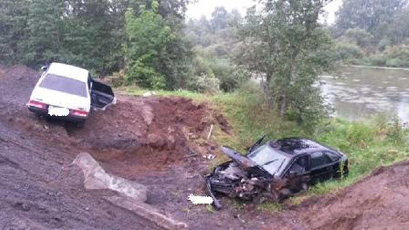 Две тачки всмятку, но все живы. Под Первоуральском двое лихачей спровоцировали массовое ДТП - Фото 1