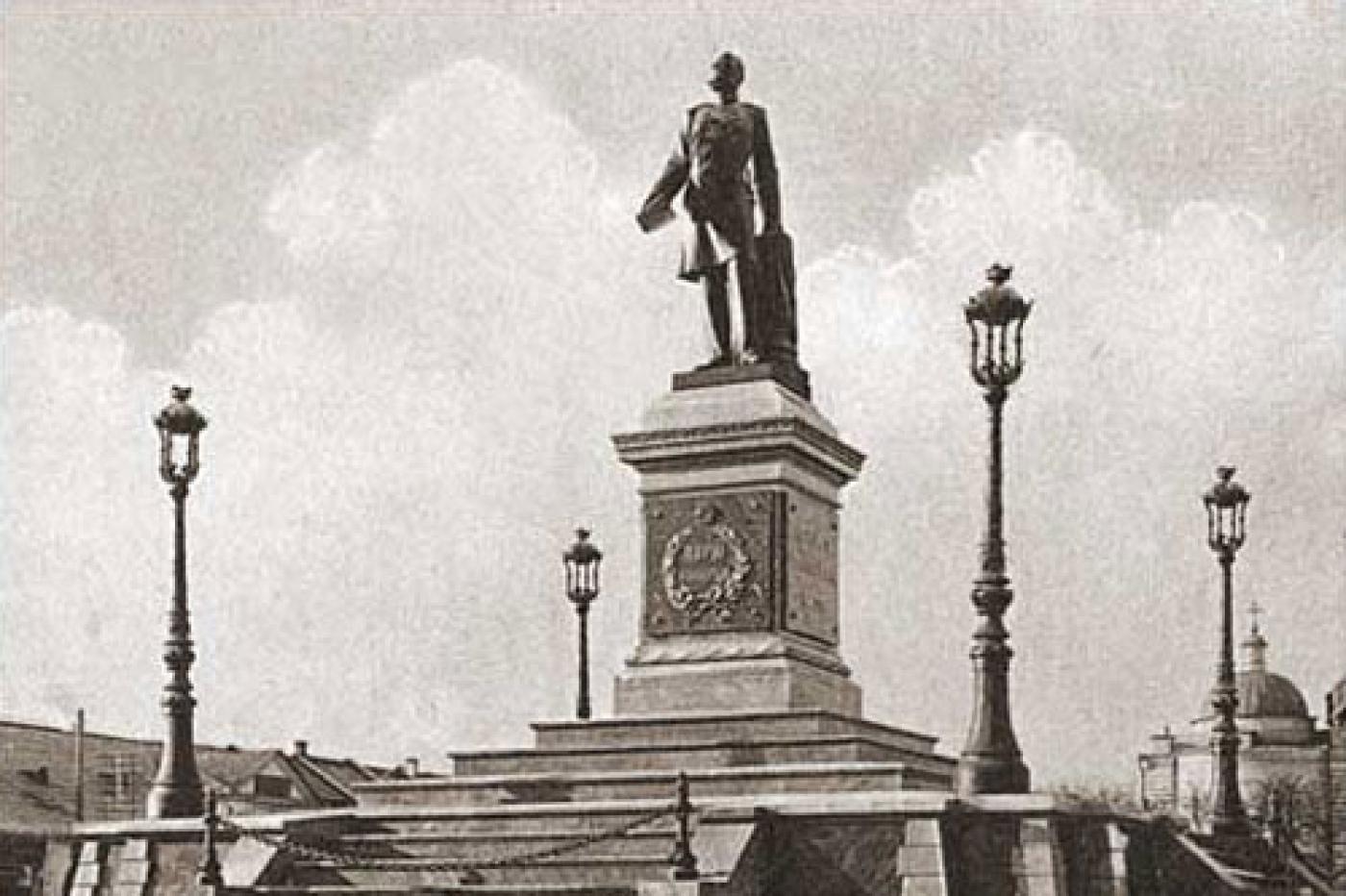 Вячеслав Трапезников предлагает заменить Краснознаменную группу памятником Александру II и вернуть Екатеринбургу «Ваньку голого» - Фото 1