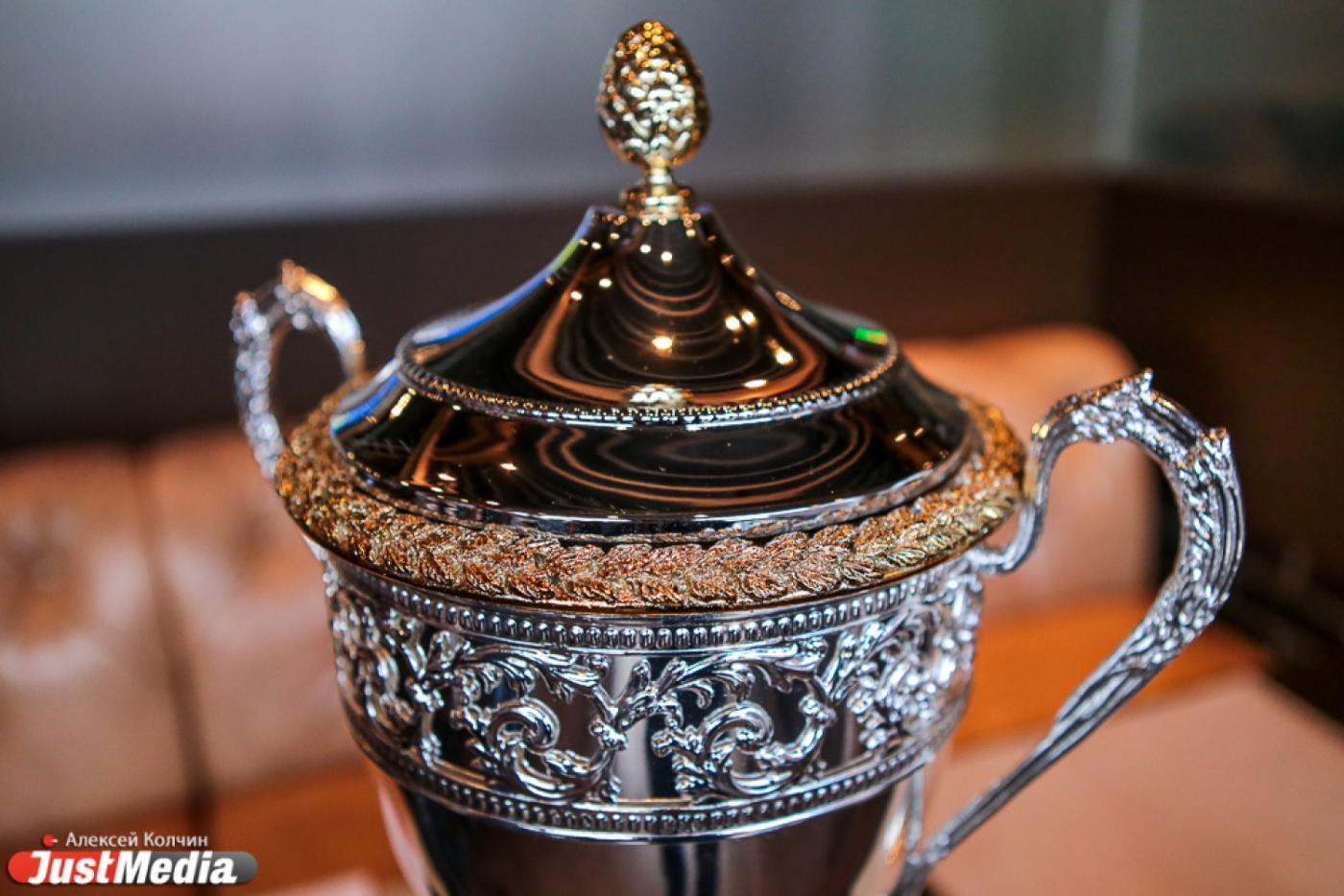 На турнире «Каменный цветок» в Екатеринбурге, возможно, сыграют Дацюк и Буре - Фото 1