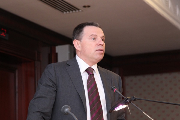 Комарова обвиняют в подкупе должностного лица. Олигарх пытался скрыть махинации с бюджетными деньгами - Фото 1