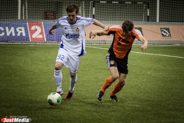 В Екатеринбург сегодня возвращается большой футбол. Правда, пока в усеченном виде - Фото 1