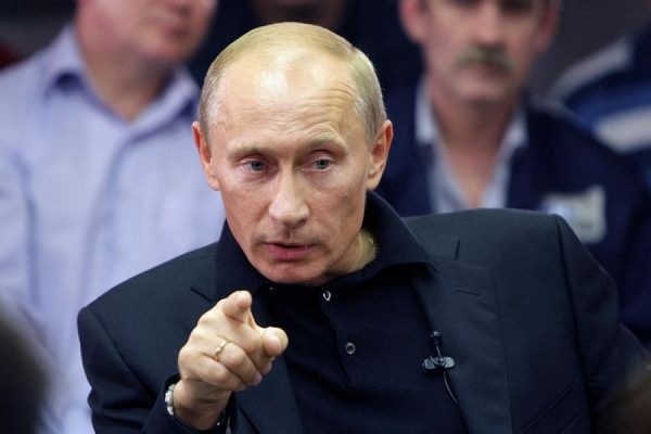 Путин повысил зарплаты бюджетников Крыма и Севастополя - Фото 1