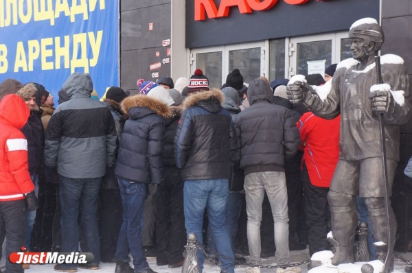 Болельщики  «Автомобилиста» возмущены новой ценовой политикой клуба на следующий сезон и пишут письмо губернатору - Фото 1